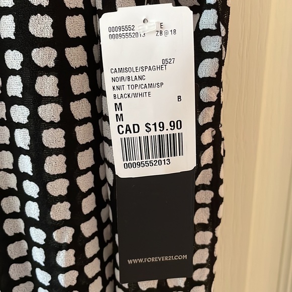 Brand new forever 21 black and white top size M - Picture 2 of 3